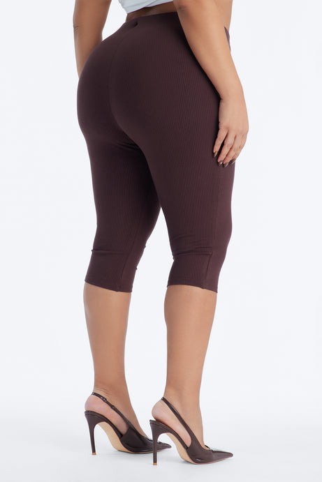 Lena Snatched Capri Pant - Chocolate