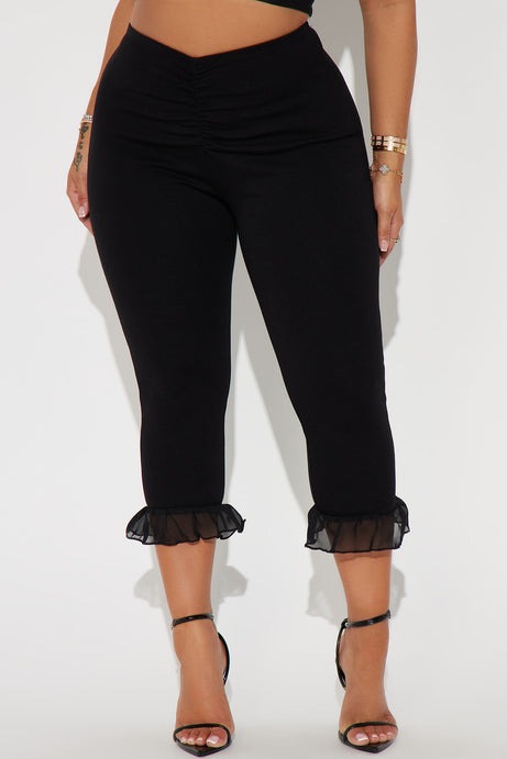 Charlotte Ruffle Capri Legging - Black