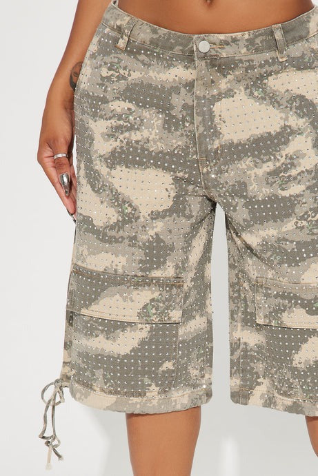 Look Don't Talk Embellished Bermuda Short - Olive/combo
