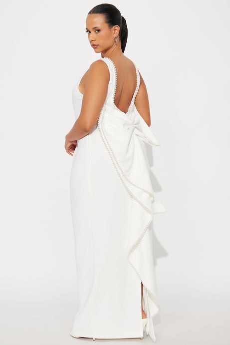 Elegant And Elevated Bow Gown - White