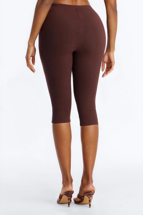 Lena Snatched Capri Pant - Chocolate