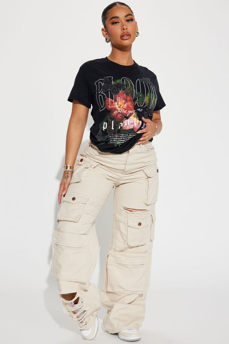 Watch Me Bloom Graphic Tshirt - Black