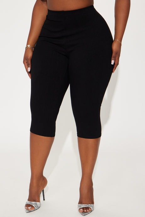 Lena Snatched Capri Pant - Black