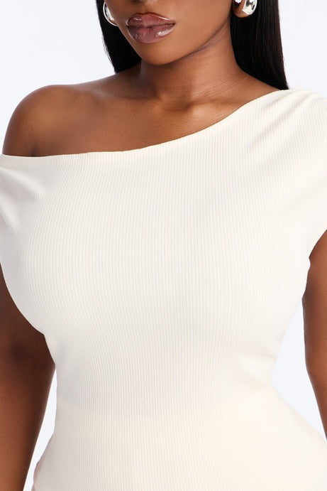 Ariella Off Shoulder Snatched Capri Set - Off White