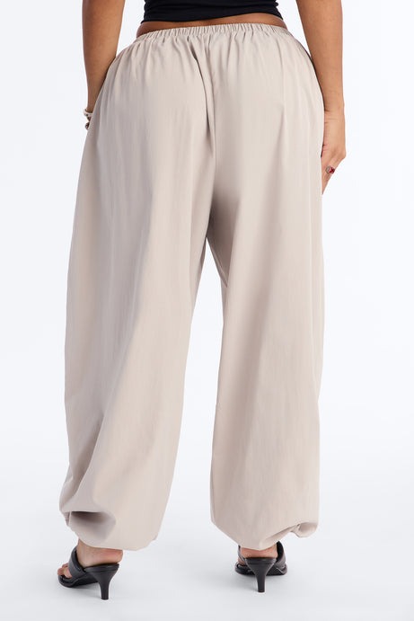 Chill Vibe Balloon Leg Joggers 30â3 - Stone