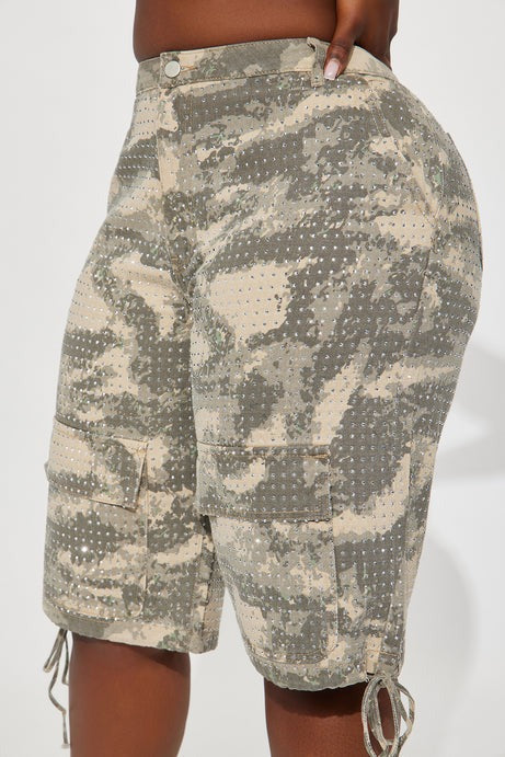Look Don't Talk Embellished Bermuda Short - Olive/combo