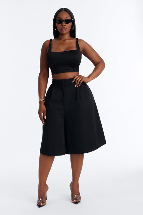 IT Girl Low Rise Bermuda Short - Black