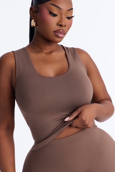 Seamless Smooth Double Lined U Neck Tank Top - Brown