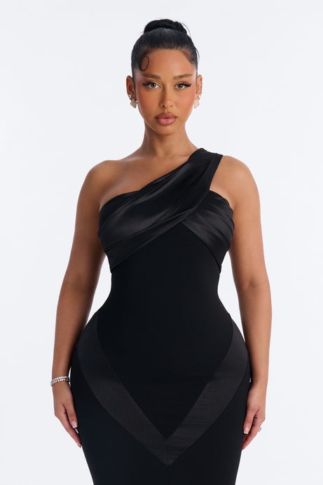 Immediate Yes One Shoulder Gown - Black