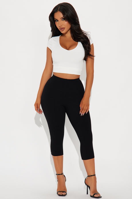 Lena Snatched Capri Pant - Black