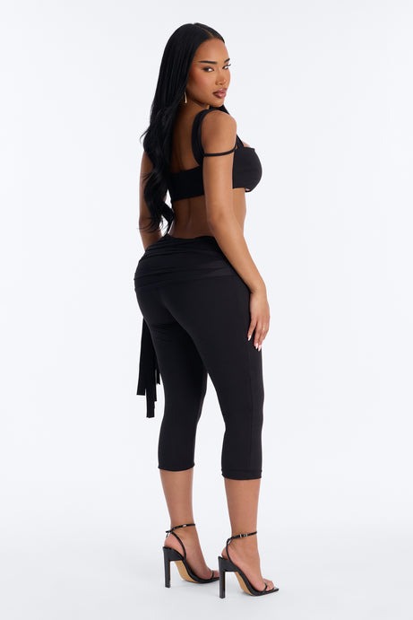 Bianca Matte Form Double Lined Tie Capri Pant - Black
