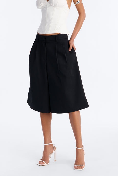 IT Girl Low Rise Bermuda Short - Black