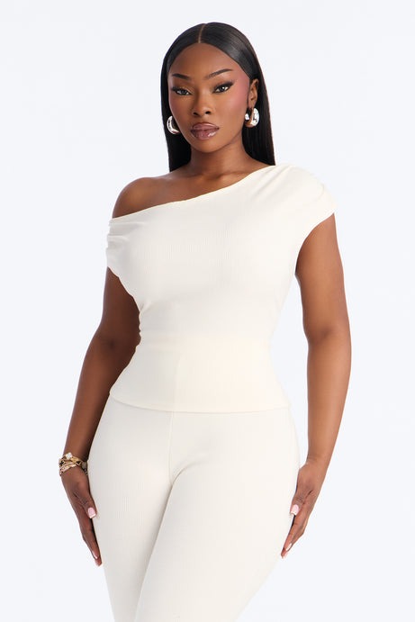 Ariella Off Shoulder Snatched Capri Set - Off White