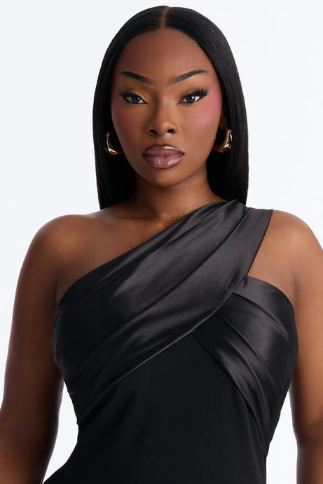 Immediate Yes One Shoulder Gown - Black