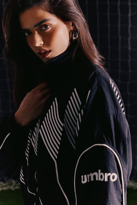 Umbro Windbreaker Cropped Jacket - Black