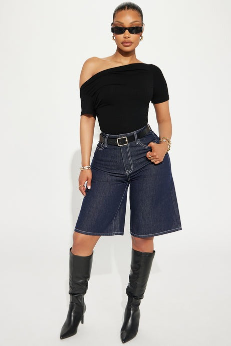 Eva Effortless One Shoulder Top - Black