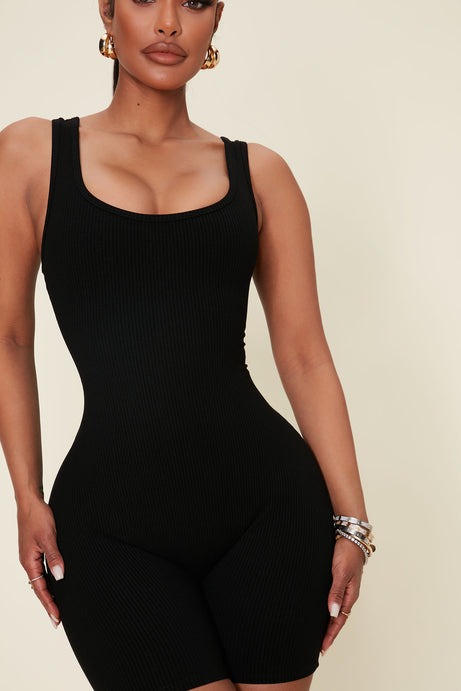 Naveah Scoop Neck Snatched Romper - Black