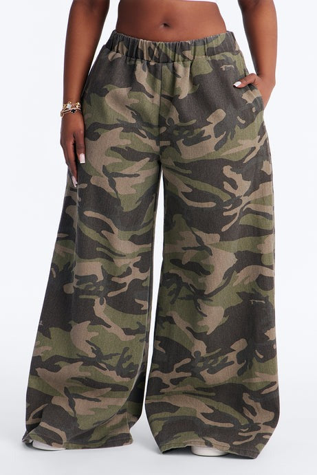 Zinnia Camo Wide Leg Pant 32â3 - Camouflage
