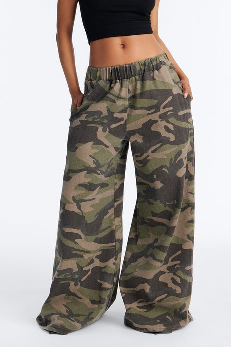 Zinnia Camo Wide Leg Pant 32â3 - Camouflage