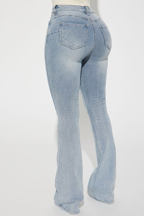 San Diego Sculpting Stretch Flare Jeans - Light Wash