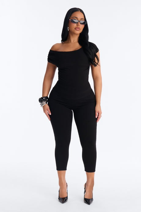 Ariella Off Shoulder Snatched Capri Set - Black