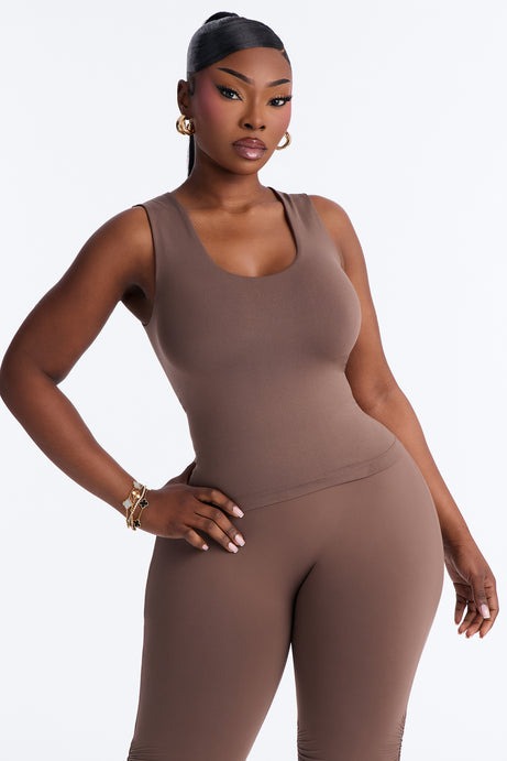 Seamless Smooth Double Lined U Neck Tank Top - Brown