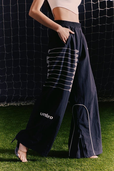 Umbro Windbreaker Wide Leg Pants - Black
