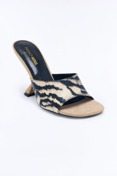 On Cue Novelty Heels - Ivory/combo