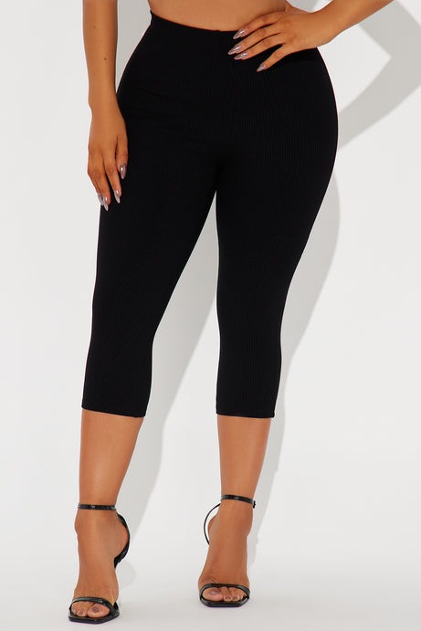 Lena Snatched Capri Pant - Black
